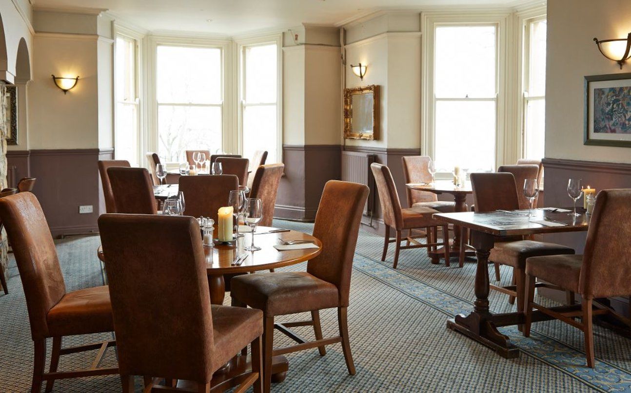 Rising Sun Hotel By Greene King Inns Cheltenham Restaurant photo